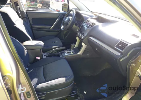 2016 Subaru Forester 2.5I Premium z USA, uszkodzony, nr VIN JF2SJADC7GH451438